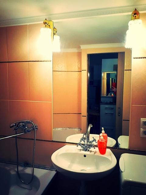 Apartment In The City Center Ivano-Frankivsk Eksteriør bilde